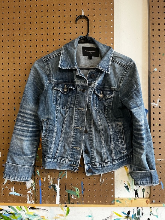Banana Republic Jackets & Blazers - Banana Republic Medium Wash Blue Denim Jacket
